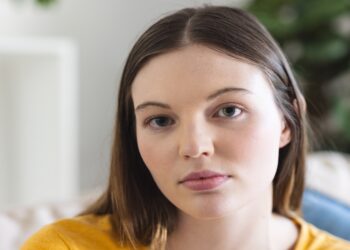 “Vera (21): ‘Ik werk alleen wat in mijn contract staat, geen seconde extra voor mijn baas’”