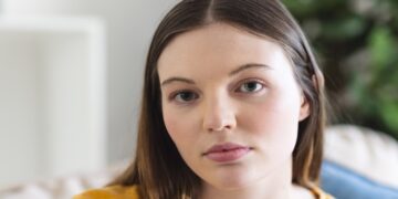 “Vera (21): ‘Ik werk alleen wat in mijn contract staat, geen seconde extra voor mijn baas’”