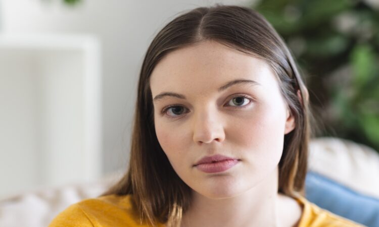 “Vera (21): ‘Ik werk alleen wat in mijn contract staat, geen seconde extra voor mijn baas’”