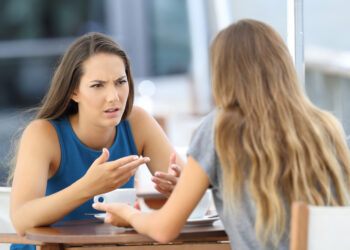 Eva: “Ik steun mijn zusje (20) haar zwangerschap niet, haar vriend is veel te jong”