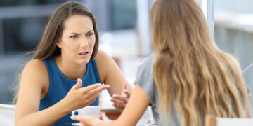 Eva: “Ik steun mijn zusje (20) haar zwangerschap niet, haar vriend is veel te jong”