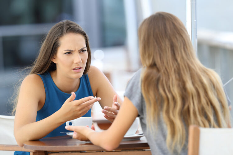 Eva: “Ik steun mijn zusje (20) haar zwangerschap niet, haar vriend is veel te jong”