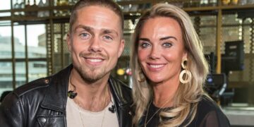 Monique Westenberg onthult prachtige foto van haar zwangerschapsbuikje