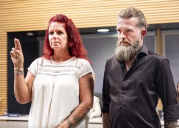 Door toedoen van de Belastingdienst raakten Gerda en Jurgen hun dochters kwijt: “Zoé en Nora gingen weg als baby”