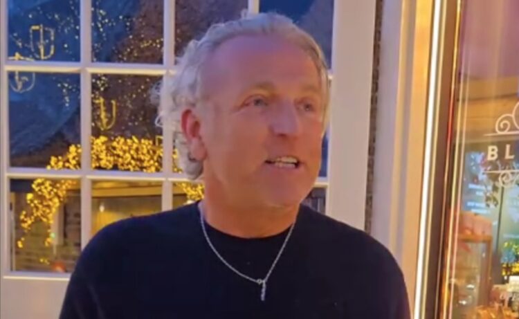 Video: Gordon pakt de microfoon weer op: “Ik ga weer zingen!”