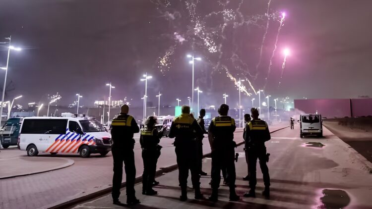 In deze wijk worden tijdens de jaarwisseling heftige rellen verwacht tegen hulpverleners