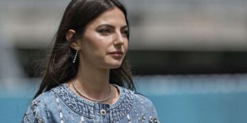 Kelly Piquet maakt excuses voor zwangerschapsaankondiging: “Erg pijnlijk”