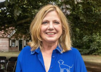 Loretta Schrijver biecht op: “Ik ben totaal ongeschikt voor tv”