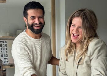 Marlou en Ferdos uit Kopen zonder Kijken delen super leuk nieuws: “Twee streepjes!”