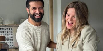 Marlou en Ferdos uit Kopen zonder Kijken delen super leuk nieuws: “Twee streepjes!”