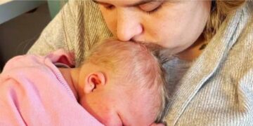 Drie dagen oude baby op tragische wijze heengegaan: gezin roept op tot verbeteringen in de zorg