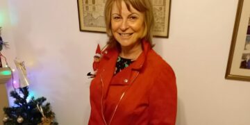 Oma stuurt een factuur naar kinderen voor kerstdiner: “Geen betaling, geen diner”