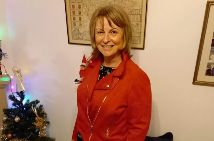 Oma stuurt een factuur naar kinderen voor kerstdiner: “Geen betaling, geen diner”