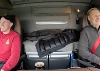 De Augurkenkoning staande gehouden tijdens kerstspecial