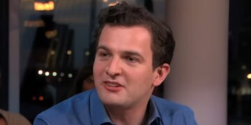 ‘Smerige chats’ van Rob Goossens met 18-jarig meisje gelekt: “Je zou maar met hem getrouwd zijn”