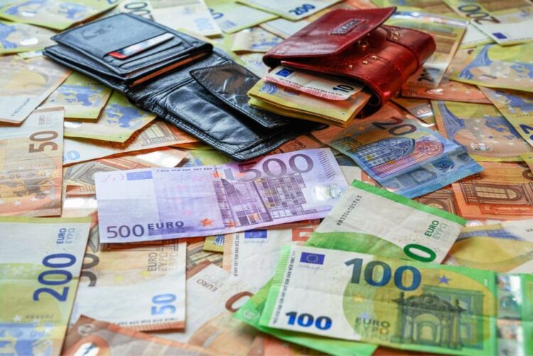 Let goed op: dit bedrag mag je je kind belastingvrij schenken in 2025
