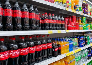 Coca-Cola roept met spoed blikjes en flessen terug: “Er zit een gevaarlijke stof in”
