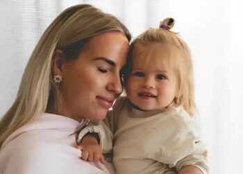 Gezin Esther Vedder getroffen door dubbele ziekenhuisopname: dochter en moeder ernstig ziek