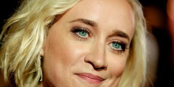 Eva Jinek deelt aangrijpend verhaal over zwangerschapsvergiftiging na bevalling: “Dacht dat ik dat ik dood ging”