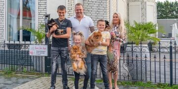 Vuurwerkongeluk ‘Bij Ons op het Kamp’ zet leven van Corrina en Toon op z’n kop: zoon Pablo zwaargewond