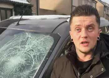 Tieners veroorzaken levensgevaarlijke situatie door stenen van viaduct te gooien