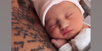 Mart Hoogkamer openhartig over eerste nacht met baby: ‘Ik ben helemaal gesloopt!’