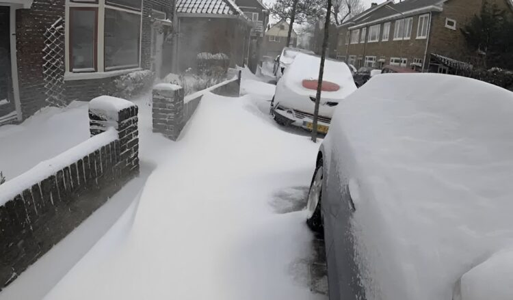 Aangepast weerbericht: Dit weekend wordt zware sneeuwval verwacht op deze locaties