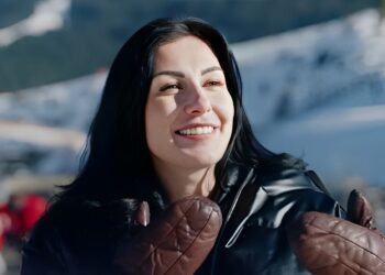 Oerdomme actie: Antine verklapt per ongeluk hoe haar Winter Vol Liefde-avontuur met Mike afloopt