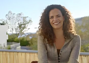 B&B-deelneemster verwelkomt dochtertje na intense bevalling