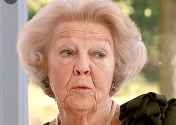 Prinses Beatrix schijnt een bloedhekel te hebben aan Paul de Leeuw