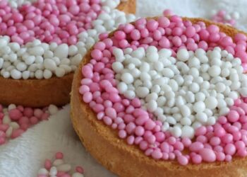 B&B-deelneemster verwelkomt dochtertje na intense bevalling