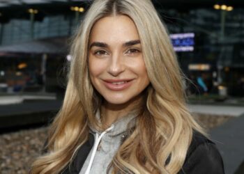 Kijkers van slag na het zien van Gaby Blaaser na mediapauze: “Wat is er met je gezicht gebeurt”