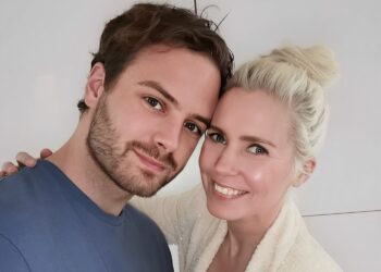 Net binnen: Emotionele Jim Bakkum in de steek gelaten door Bettina