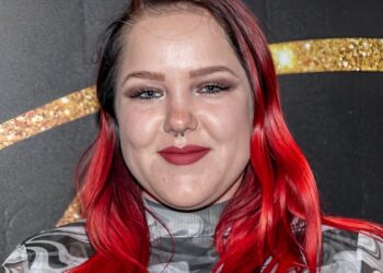 Urk!-ster Mathilde Keuter verwelkomt dochter en deelt bijzondere naamkeuze