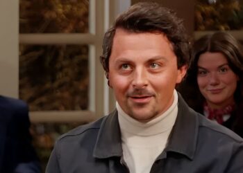 Winter Vol Liefde-Mike heeft nu een vriendin, en zij is behoorlijk bekend