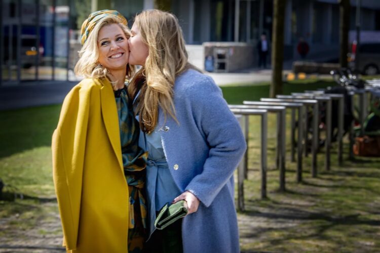 Moeder en dochter uitje voor Máxima en Amalia: Gespot in Madrid