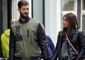 Binnenkijken bij Arie en Romy Boomsma: hun kleurrijke boerderijinterieur verbaast iedereen!