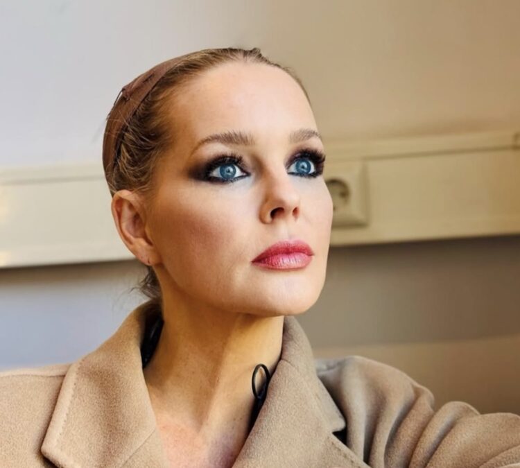 Heftige reactie: Chantal Janzen slaat moedermaffia van zich af