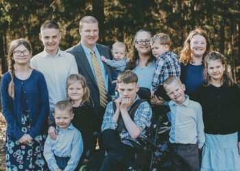 Familie met elf kids breidt opnieuw uit: “Onze boodschappen kosten maandelijks 1400 euro”