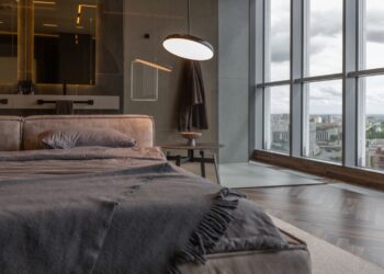 Dit is waarom je nooit in het donker moet slapen in een hotelkamer