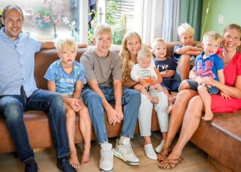 Maarten en Gerdine Blom van Een Huis Vol verwachten negende kind: ‘aankondiging heel bijzonder’