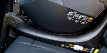 Consumentenbond waarschuwt: universele Isofix-adapters voor autostoeltjes onveilig