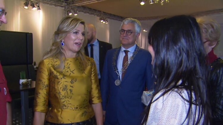 Máxima breekt het vasten mee tijdens emotionele iftar: ‘Mis ze elke dag’