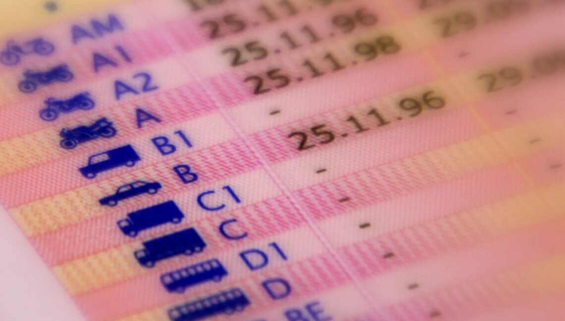 Nieuwe regels voor B-rijbewijs vanaf 1 juli 2025: Dit gaat er