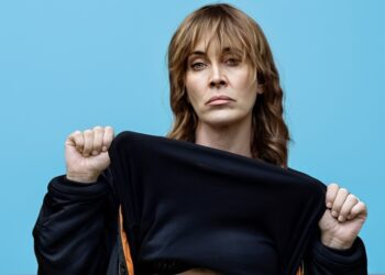 ZIEN: Anouk showt haar afgetraind lichaam en iedereen heeft weer zijn mening klaar