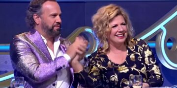 Carlo Boszhard herdenkt Loretta Schrijver met ontroerend eerbetoon: ‘Jij gaf het programma vleugels’