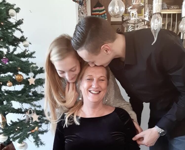 Broer van S10 zwaargewond na val van flat: ‘Moeder smeekte in 2019 al om hulp’