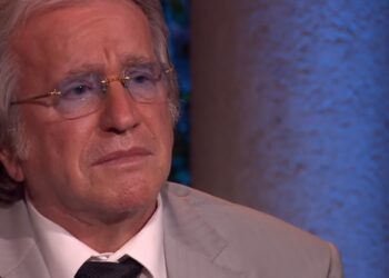 Slecht nieuws voor Lee Towers: “Daar lag ik weer. Op de grond.”