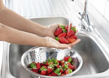 Dit wil je écht weten: ontdek waarom je nooit ongewassen fruit zou moeten eten!