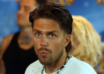 Even binnengluren: André Hazes haalt appartement uit de verkoop: Liefdesnestje?